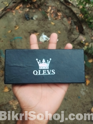 01749509660.100% original OLEVS watch.